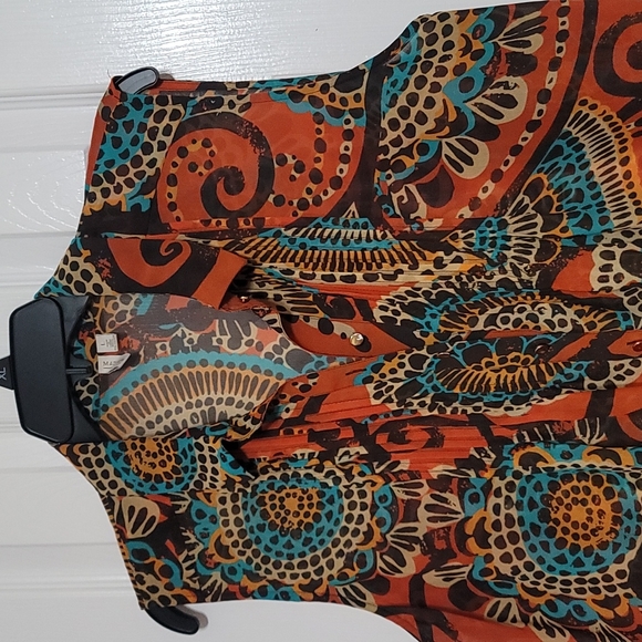 Madison Button down Blouse - Picture 2 of 8